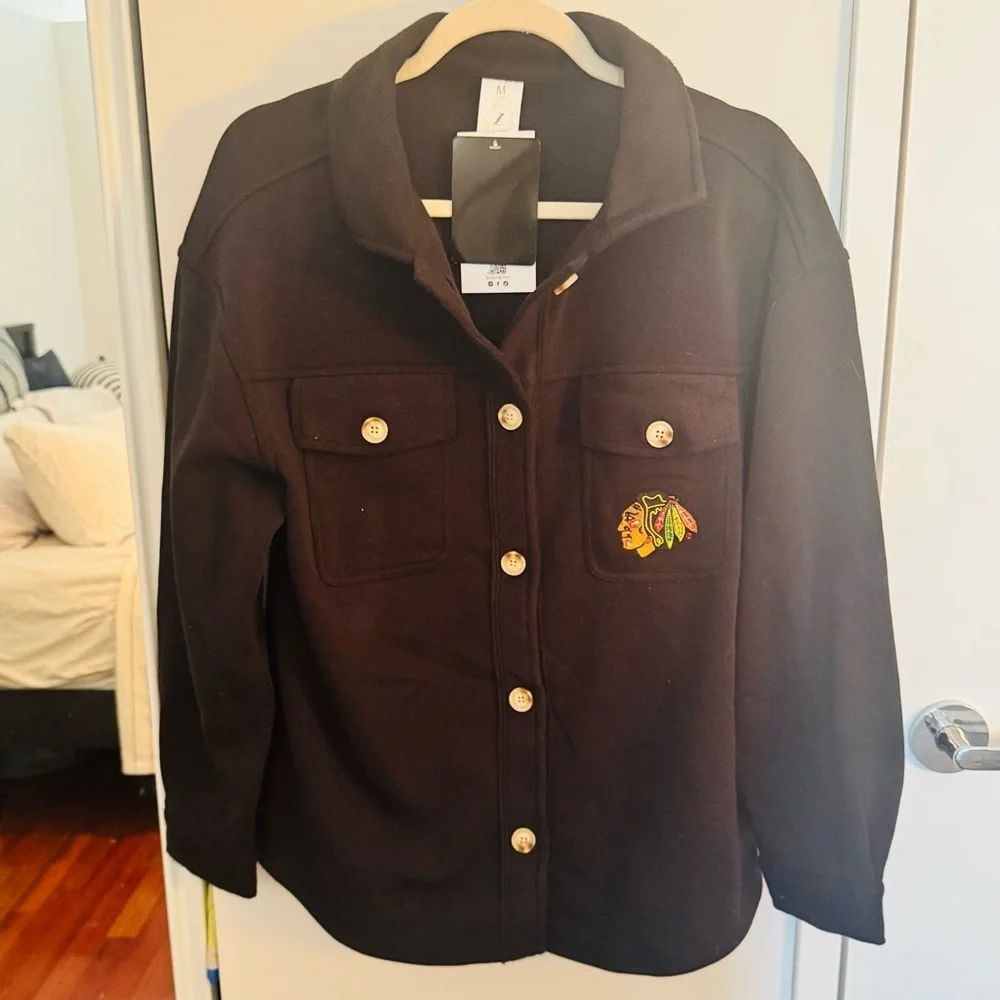 Chicago Blackhawks NWT Fleece Button Down Shirt Black Size M - Picture 2 of 6